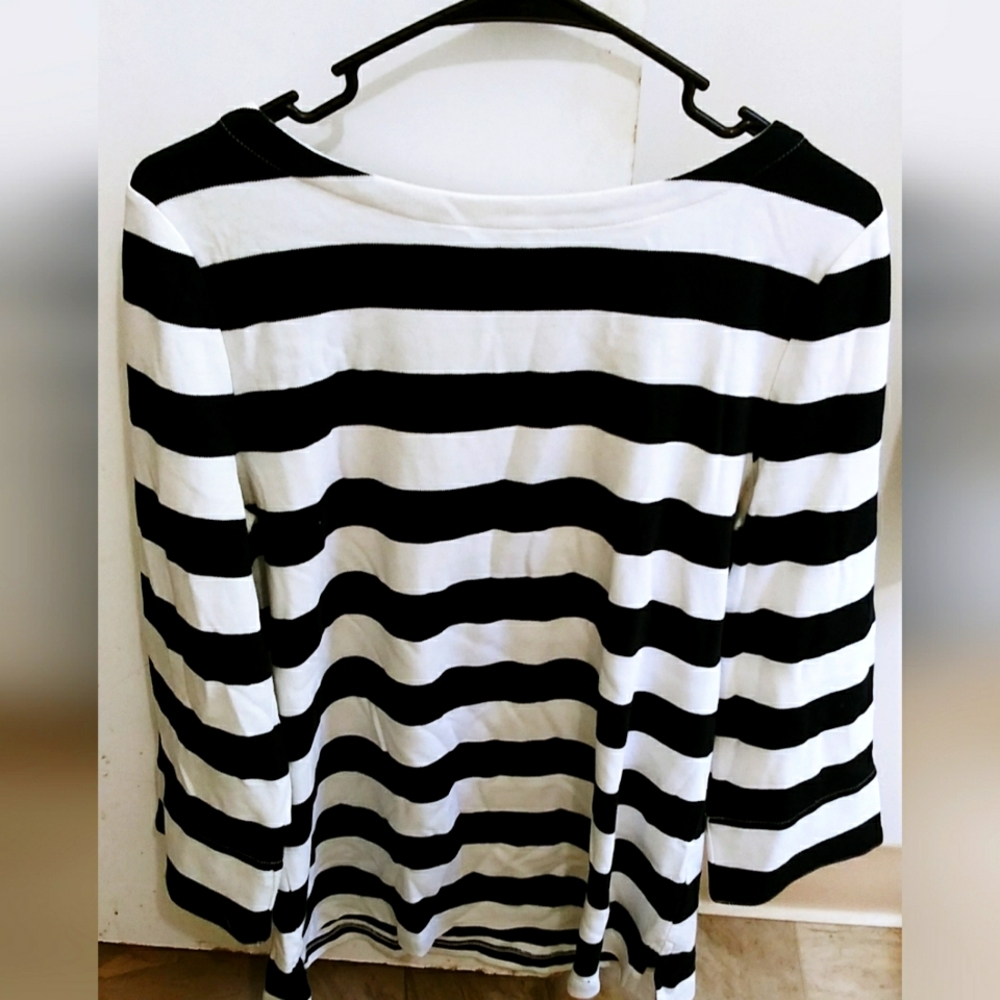 NWOT Nautica Black and White Top